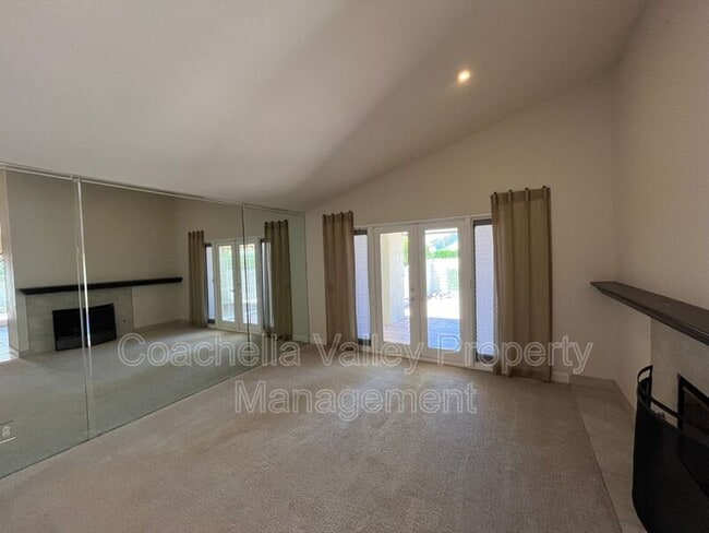 Building Photo - 43851 Vía Granada