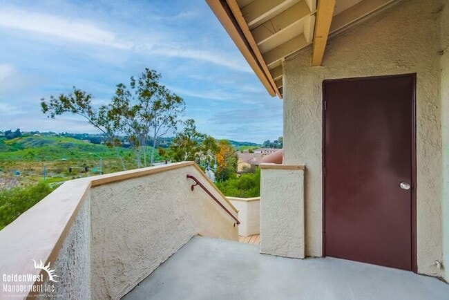 Building Photo - Elegant 1Bdm 1Ba Condo with Balcony, Garag...