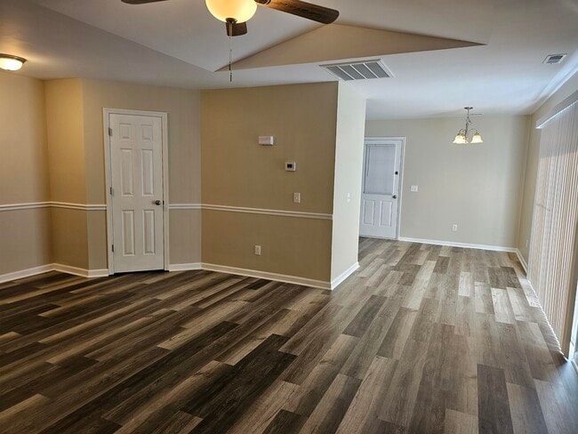 Building Photo - 5080 Seymour Rd