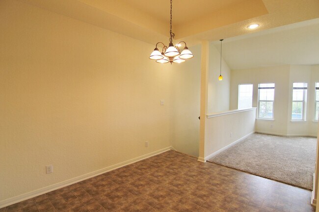 Building Photo - Large Deck off Living Room / Fridge Included /Located Between Gruene & Downtown New Braunfels /CISD