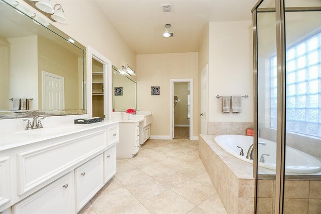 Building Photo - 14210 Mopan Springs Ln