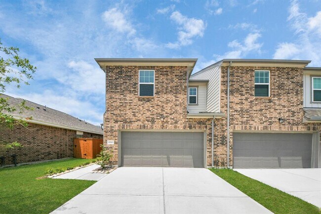 Building Photo - 10313 Malta Trce Dr