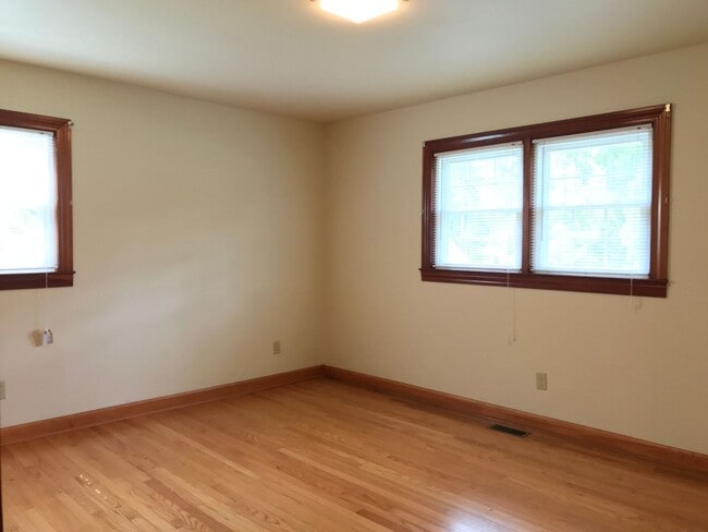 Building Photo - Everything you’ve been dreaming of is here...