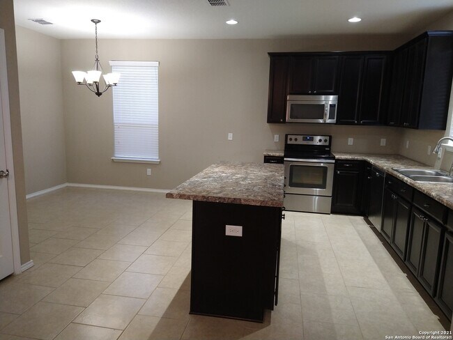 Building Photo - 10130 Castello Cyn