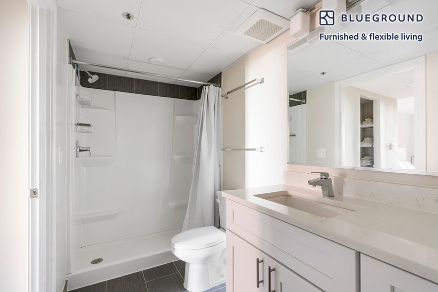 Building Photo - 1200 N Veitch St