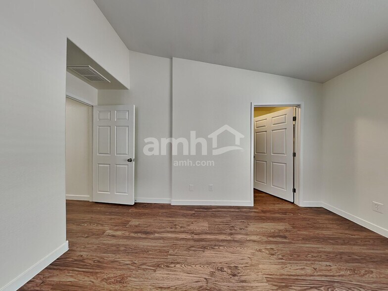 Building Photo - 7728 Sublimity Ave