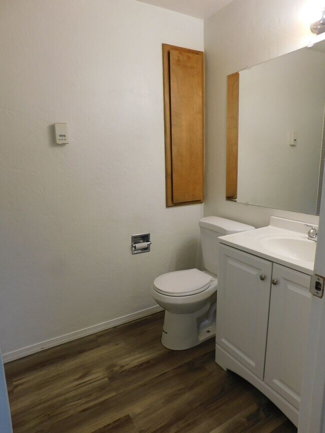 Building Photo - 2792wi