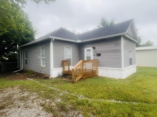 Primary Photo - 601 Bigbee Dr