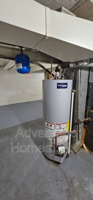 Building Photo - 824 N 70th St