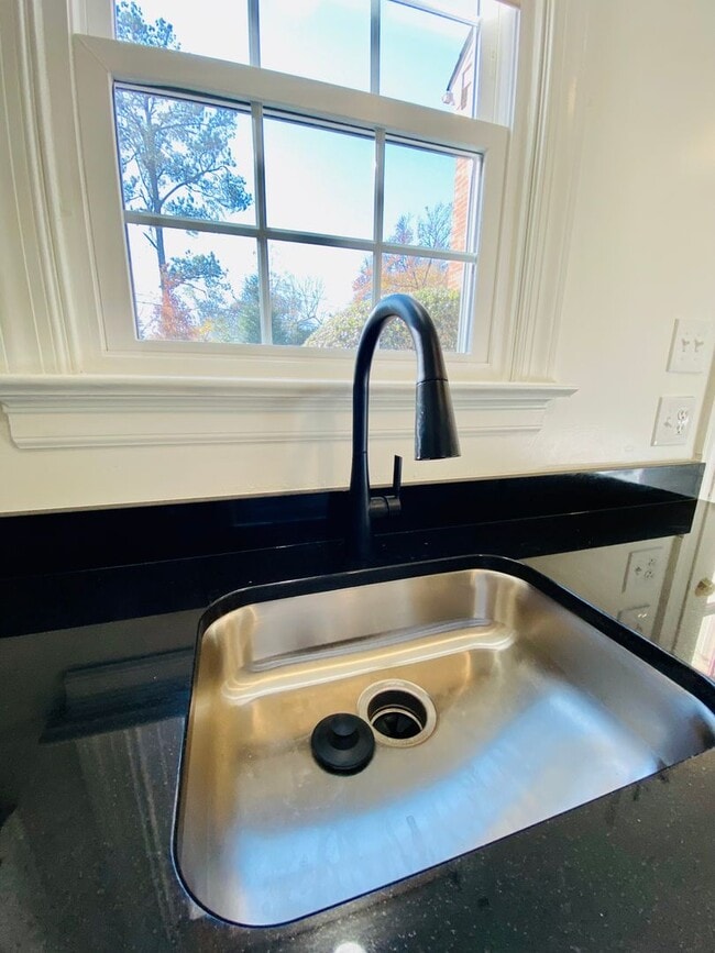 Building Photo - 3810 Hermitage Rd