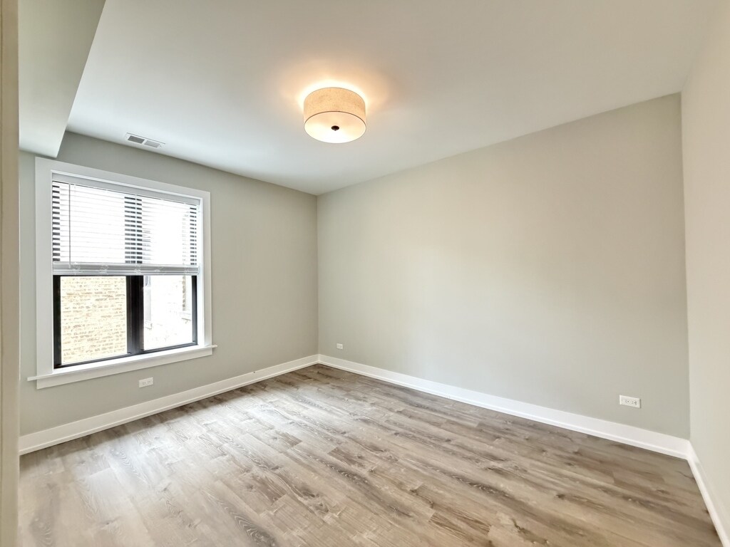 Building Photo - 1509 Maple Ave