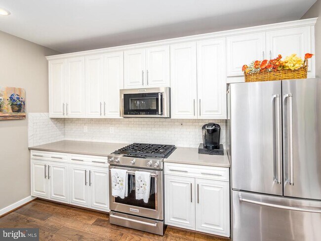 Building Photo - 3989 Norton Pl