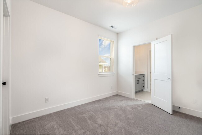 Building Photo - Awesome Floorplan!