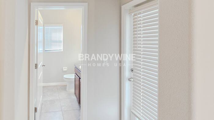 Building Photo - 5572 Mercado Dr