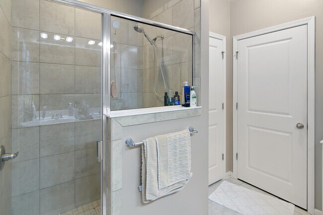 Building Photo - 3268 Chestnut Ridge Way