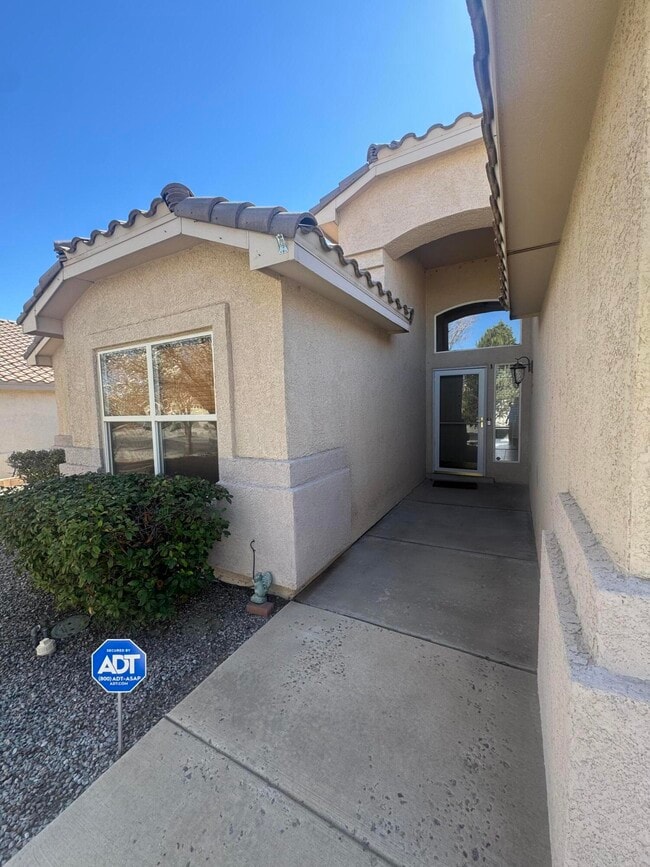 Building Photo - 6012 Sipapu Ave NW