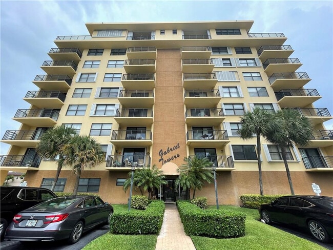 Building Photo - 801 N Ocean Blvd
