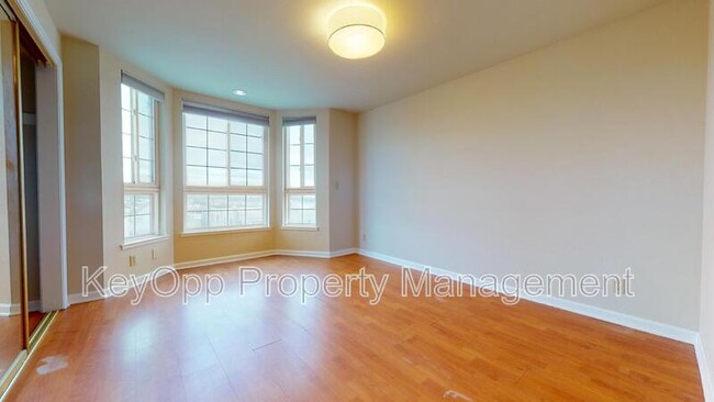 Building Photo - 2332 Taraval St