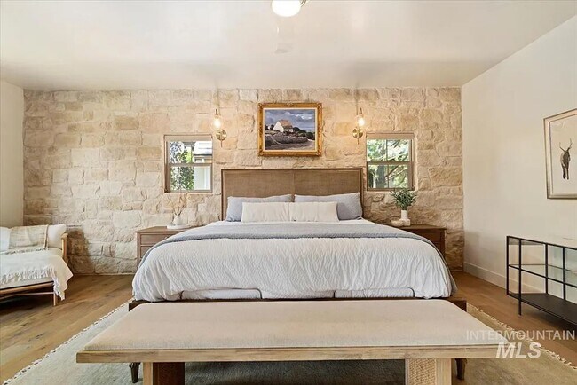 Building Photo - Stunning 4 Bedroom Home in The Shores | Luxury Meets Every Day Comfort