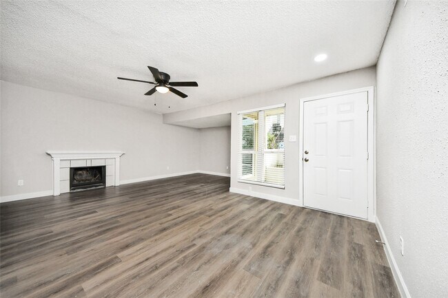 Building Photo - 781 Country Pl Dr
