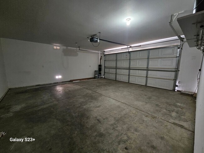 Building Photo - 13337 Calle Amapola