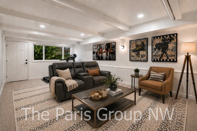 Building Photo - Fantastic Modernized Bridle Trails Mid Century Home * Central A/C, EV Charger, Exceptional Outdoo...