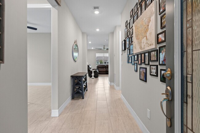 Building Photo - 10454 SW Captiva Dr