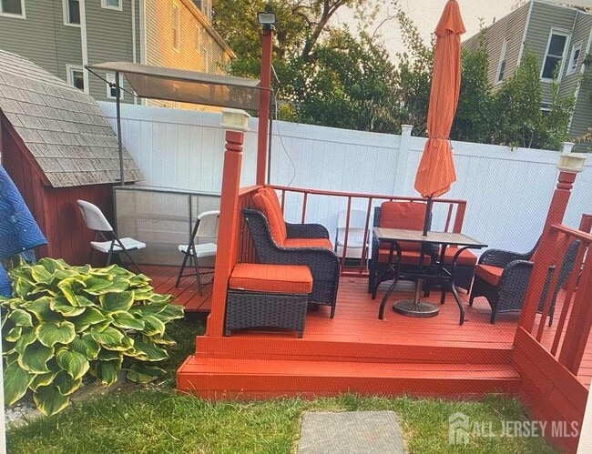 Building Photo - 1108 Frank St