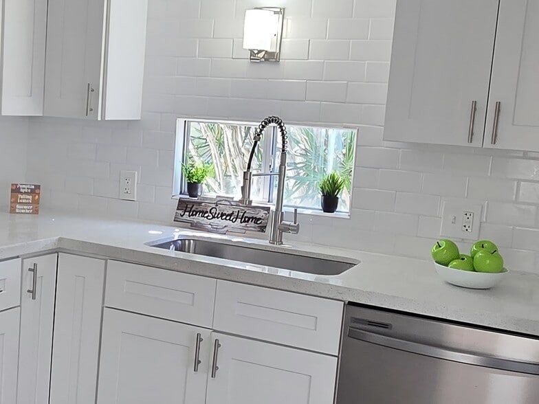 Kitchen - 2050 SW 83rd Ter