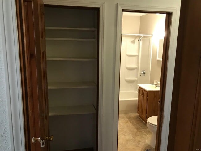 Building Photo - 600 W Cherokee Dr