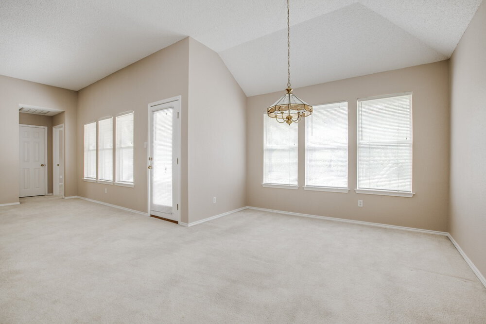 Building Photo - 7625 Mahonia Dr