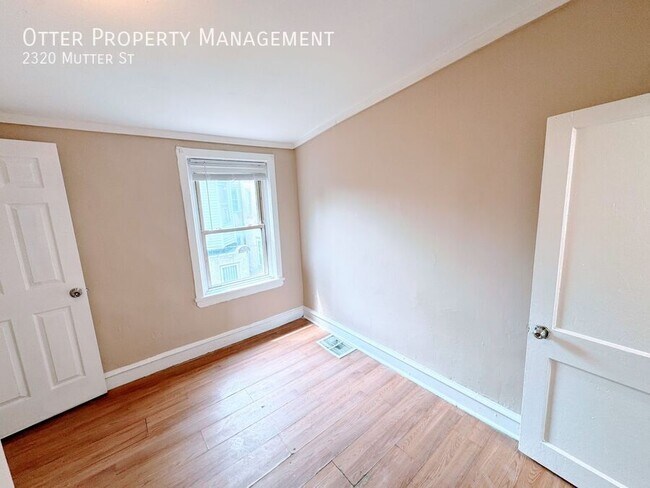 Building Photo - 2320 Mutter St