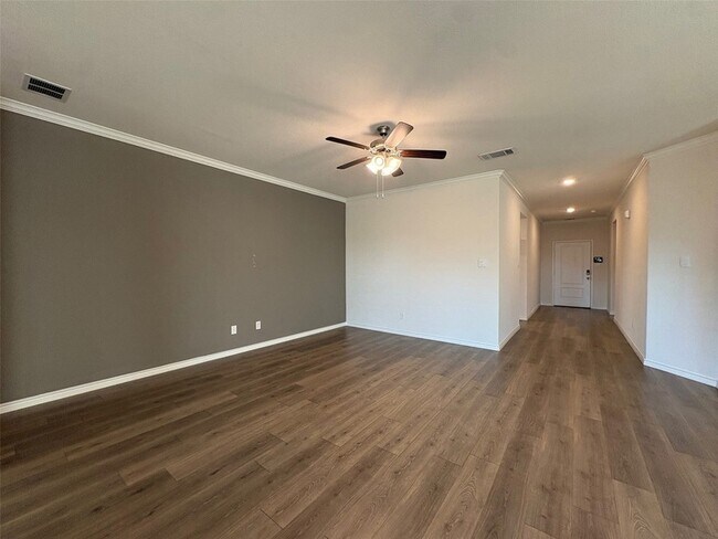 Building Photo - 610 Union Dr
