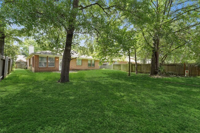 Building Photo - 86 Genesee Ridge Dr
