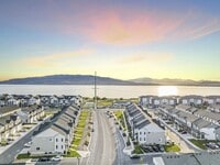Building Photo - 378 750 N