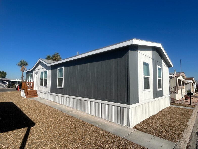 Building Photo - 2627 S Lamb Blvd