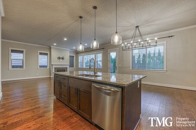 Building Photo - Spacious 4 BD Home with Private Backyard & Community Amenities!
