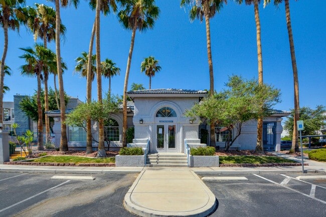 Building Photo - Beautiful 1 BR 1 Bath condo in Green Valle...