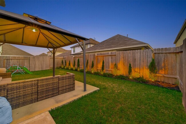 Building Photo - 23639 Buttress Root Dr