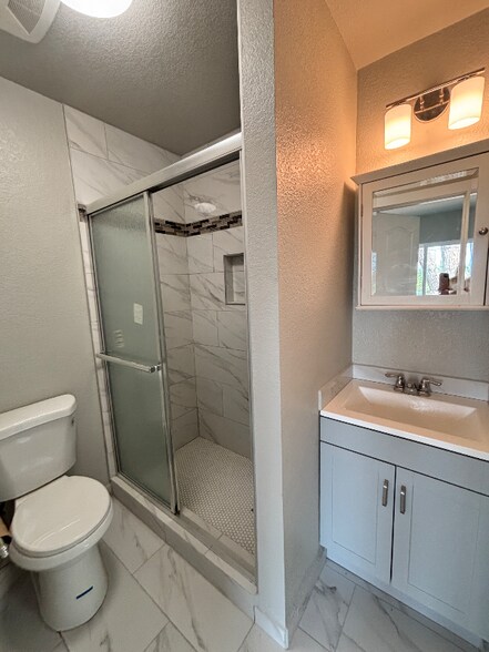 Building Photo - 2809 W Short Pl