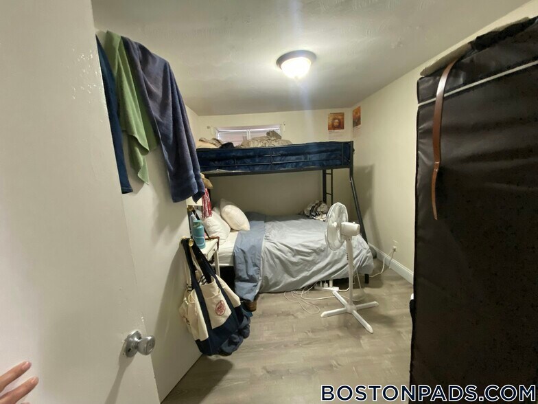 Building Photo - 19 Brighton Ave