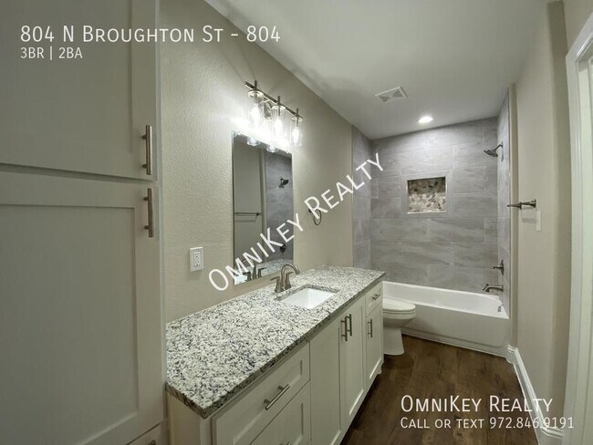 Building Photo - 804 N Broughton St