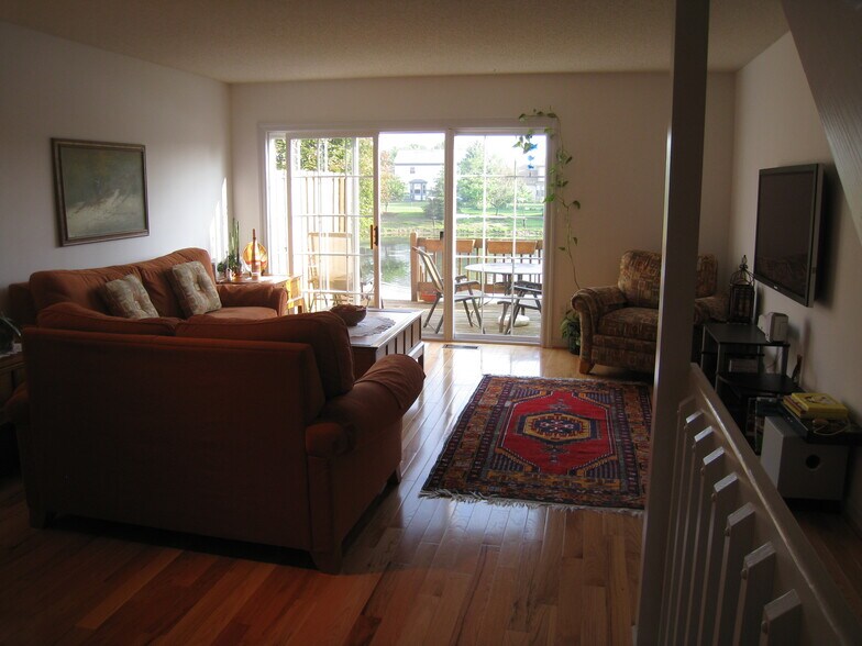 Building Photo - 5472 Baneberry Ave