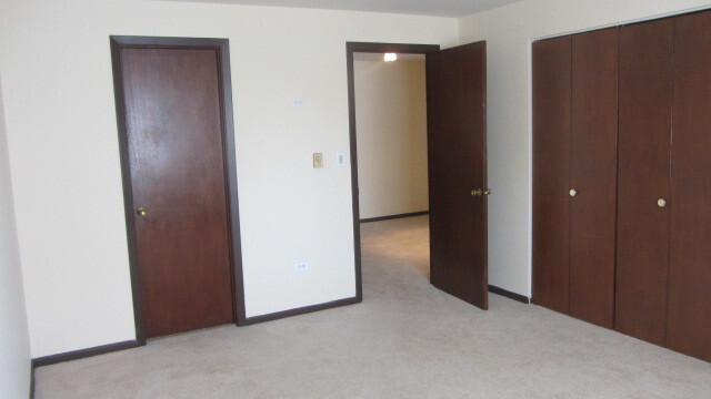 Building Photo - 2320 N Nordica Ave