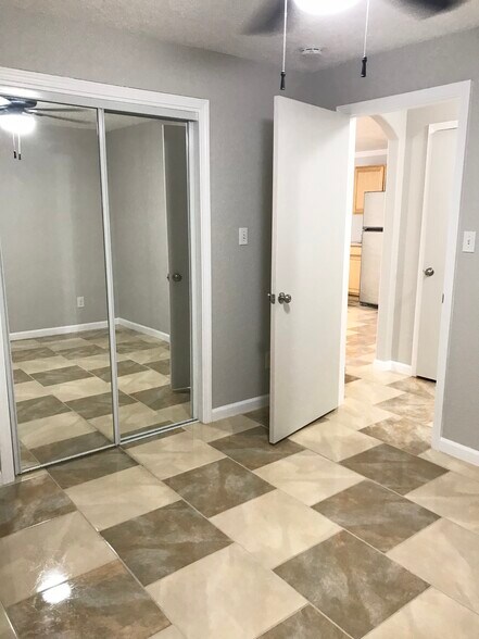 Second bedroom - 3620 Mirror Ct