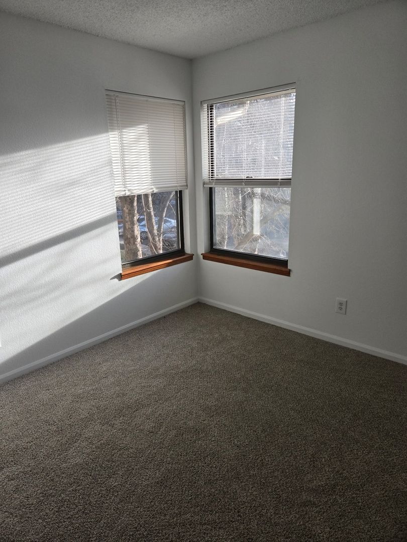 Building Photo - 7720 W 87th Dr