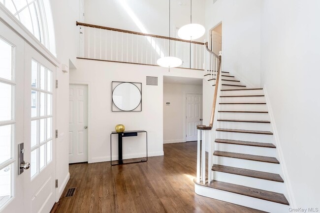 Building Photo - 48 Sheppard St