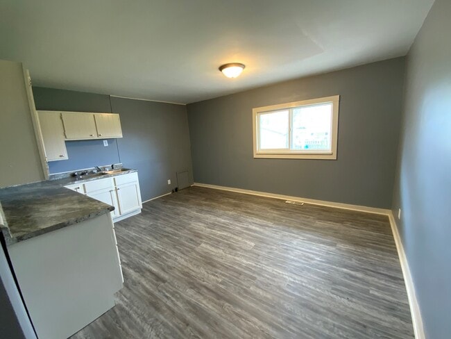 Building Photo - 205 North St