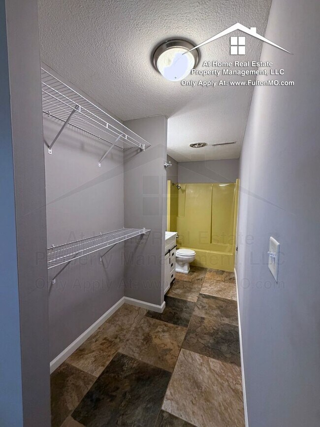 Building Photo - 107 Spruce Dr