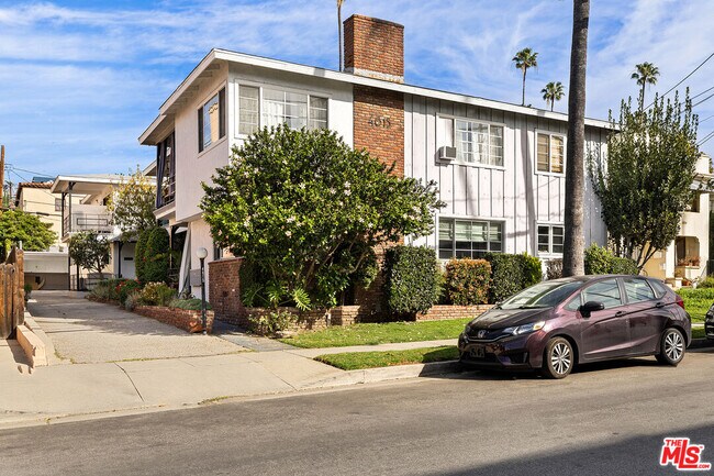 Building Photo - 4615 Finley Ave